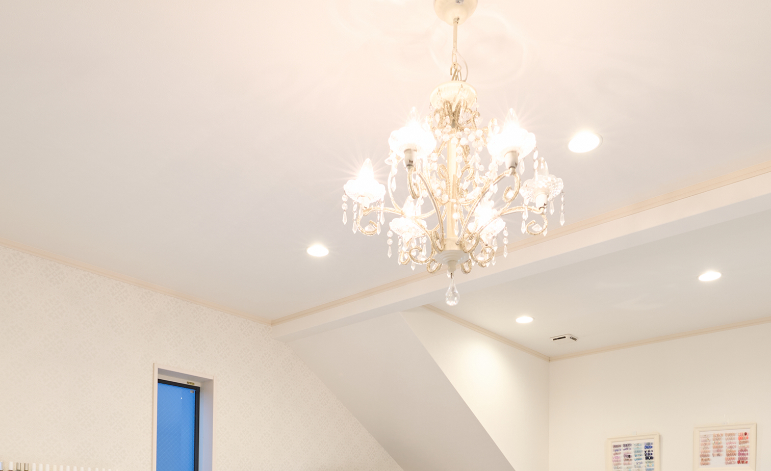 シャンデリアのある店内